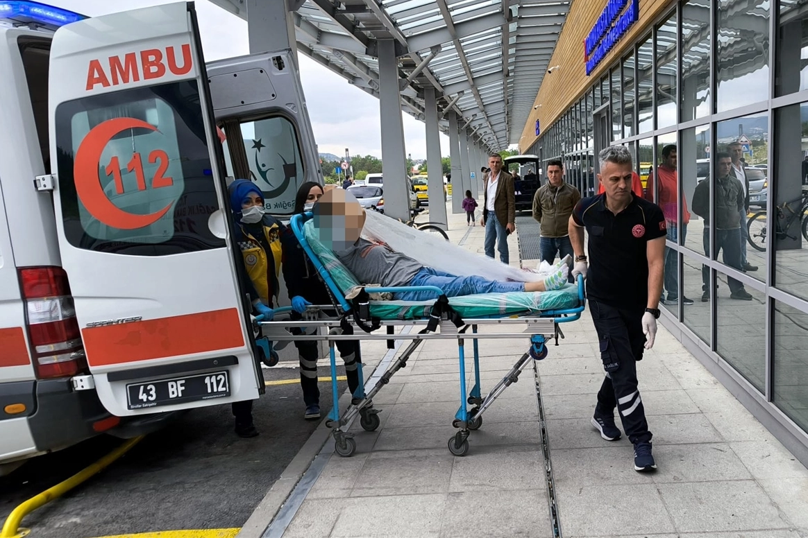 Kütahya'da bir kişi eşi tarafından bıçaklandı! haberinin görseli