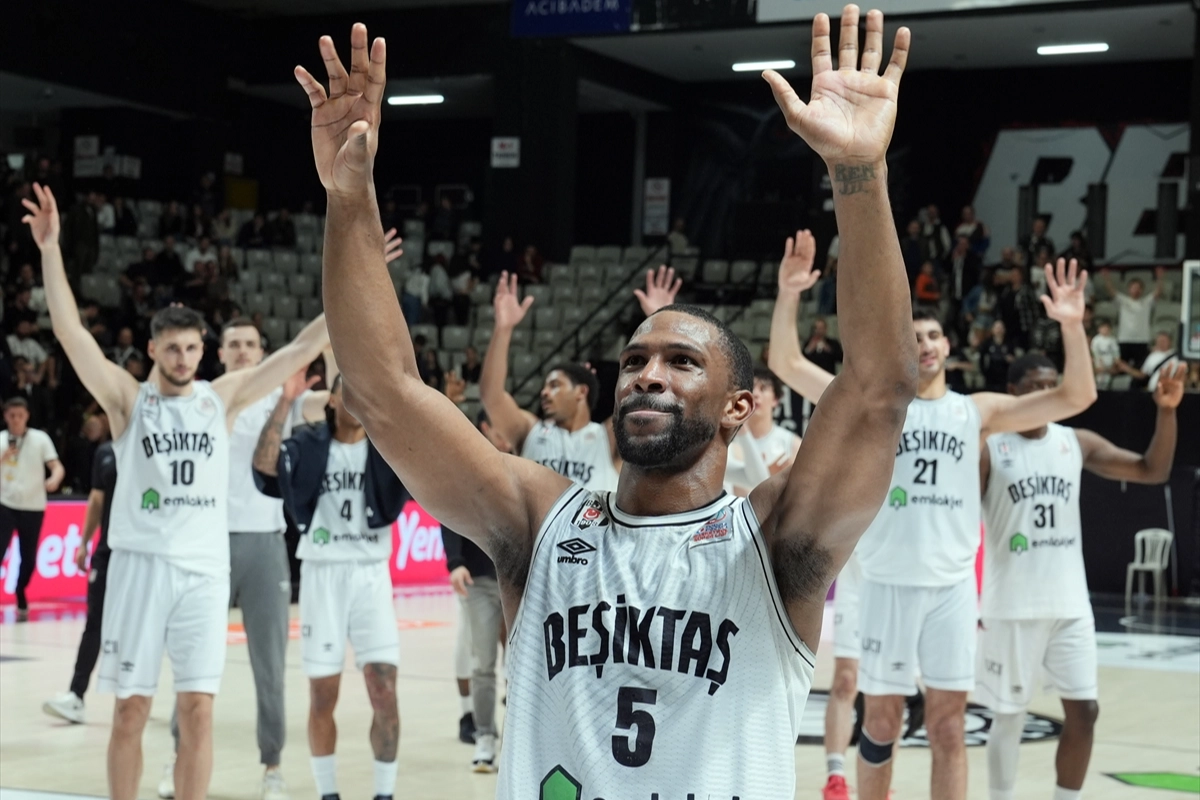 Beşiktaş Emlakjet, Play-off serisinde güçlü başlangıç yaptı: Manisa'yı 18 sayı farkla devirdi!