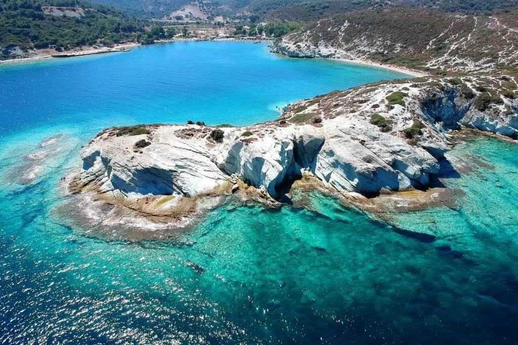 Mavi bayraklı plajlardan doğal cennetlere… İzmir’in en güzel koyları