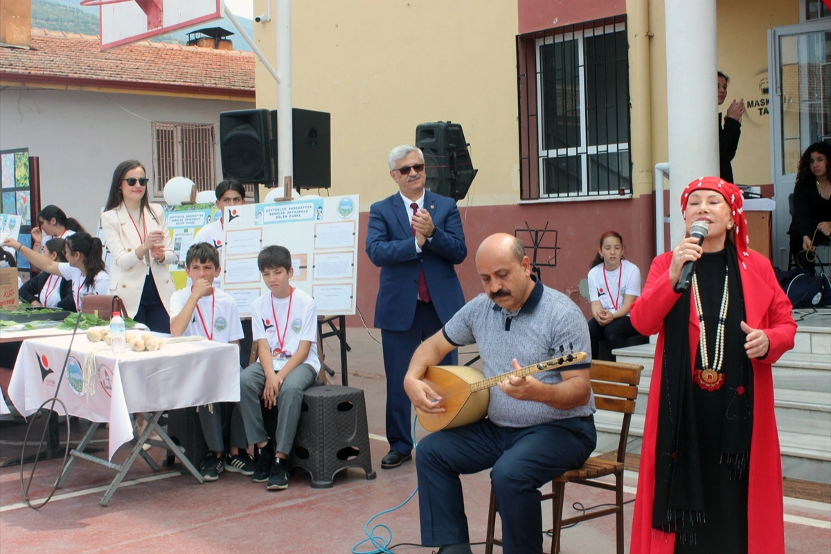 Ödemiş'te öğrenciler projelerini sergiledi