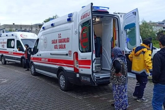 Okula getirdiği biber gazı topu patladı! haberinin görseli