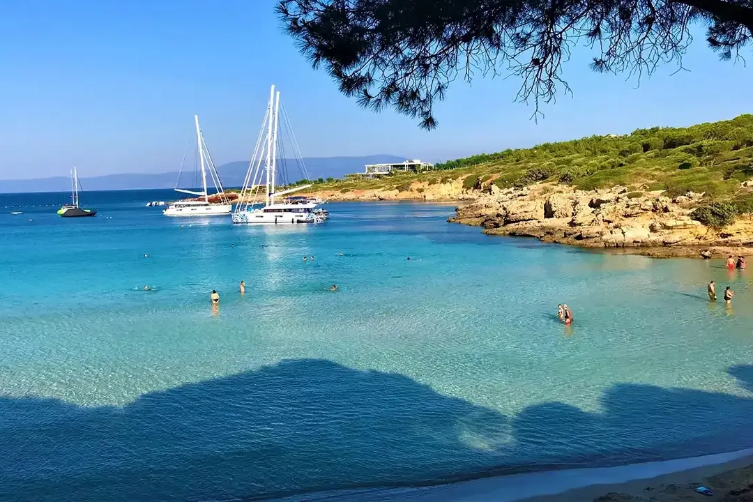 Tatilinize renk katacak plajlar! İzmir'in en güzel plajları