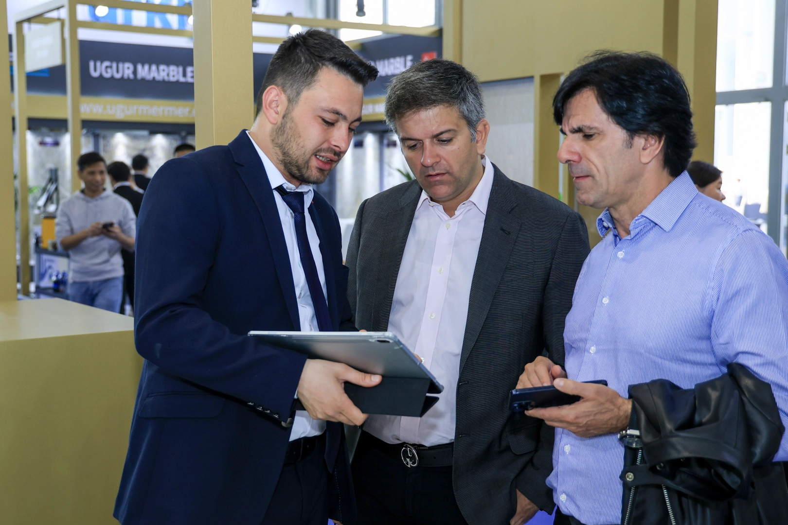 Uzakdoğu ve Güneydoğu Asya ülkelerinin prestijli yapılarına Türk taşları değer katacak haberinin görseli