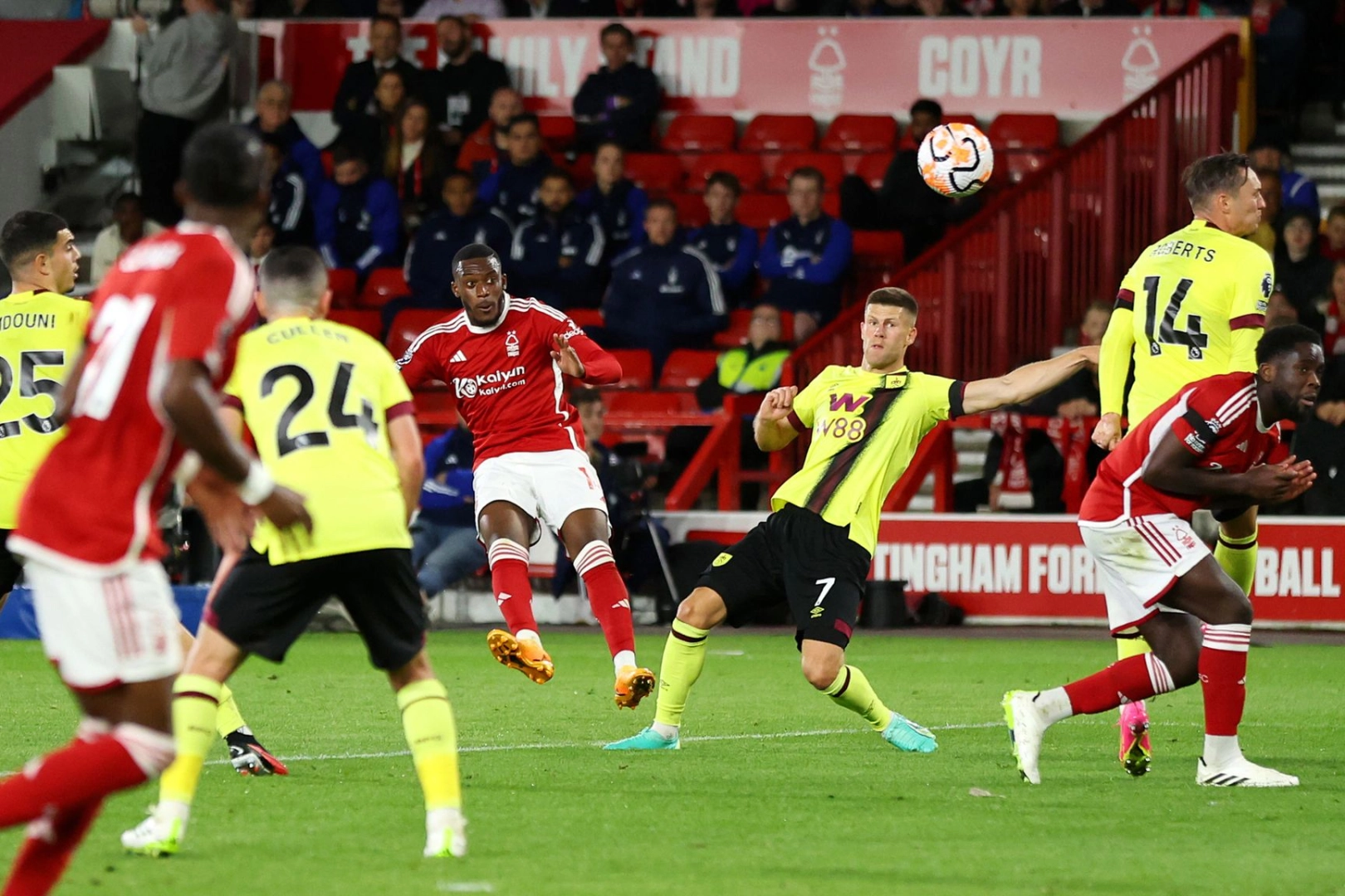 Burnley- Not. Forest maçı ne zaman, saat kaçta? haberinin görseli