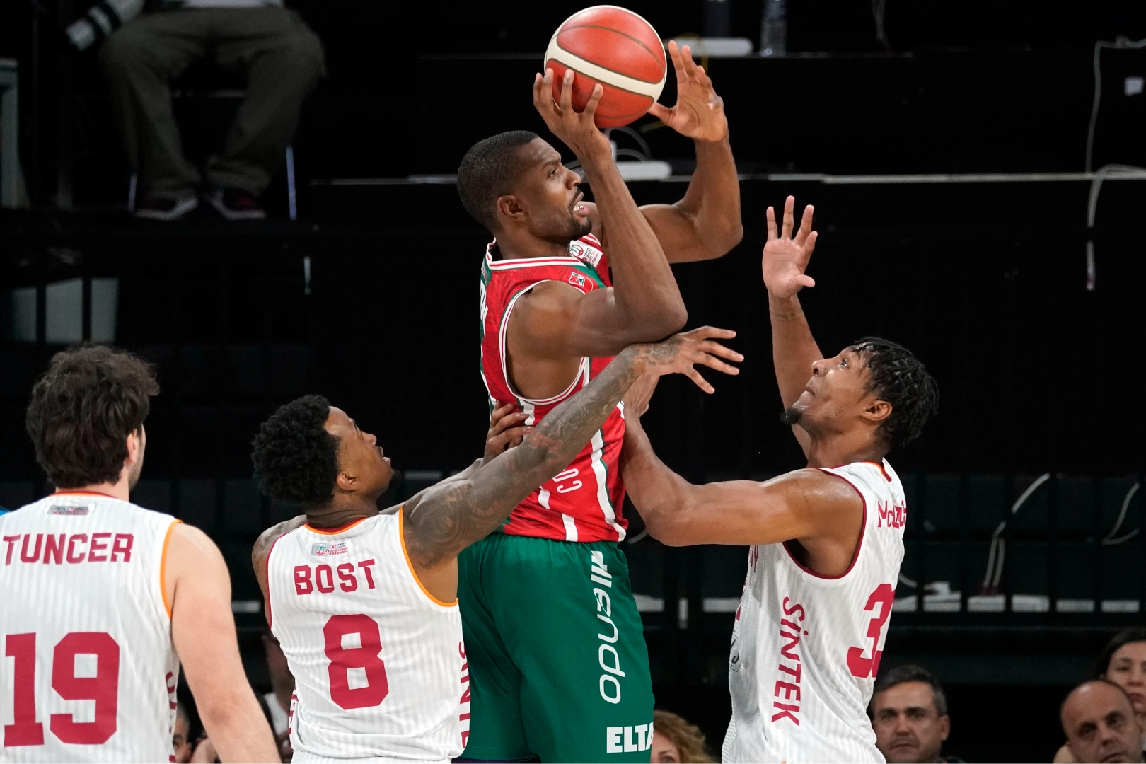Karşıyaka'nın deplasmandaki zaferiyle seride denge: Galatasaray - Pınar Karşıyaka: 87-90
