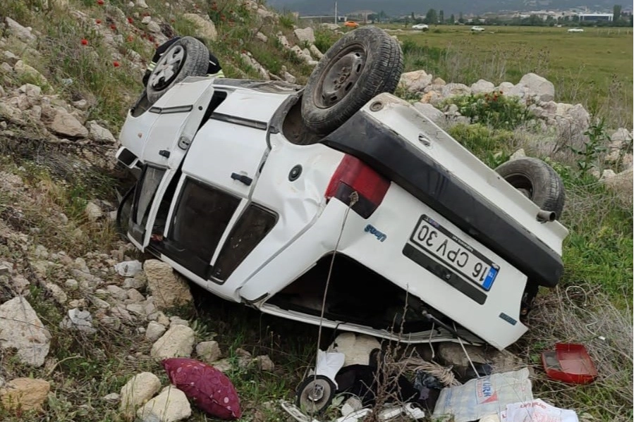Kütahya'da feci kaza! Otomobil takla attı: 1 yaralı haberinin görseli