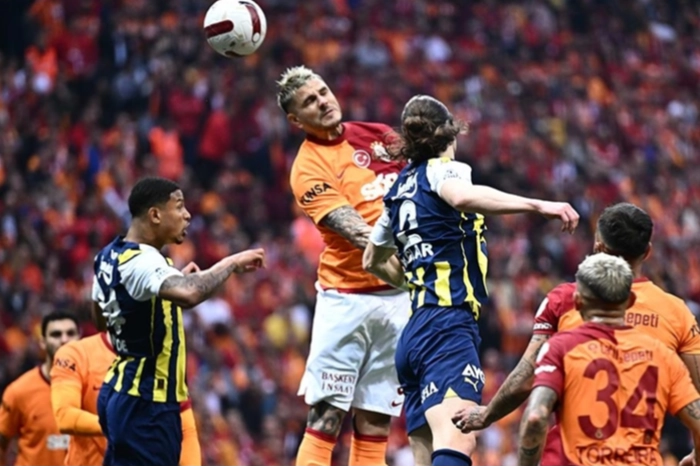 Fenerbahçe, deplasmanda Galatasaray'ı mağlup etti haberinin görseli
