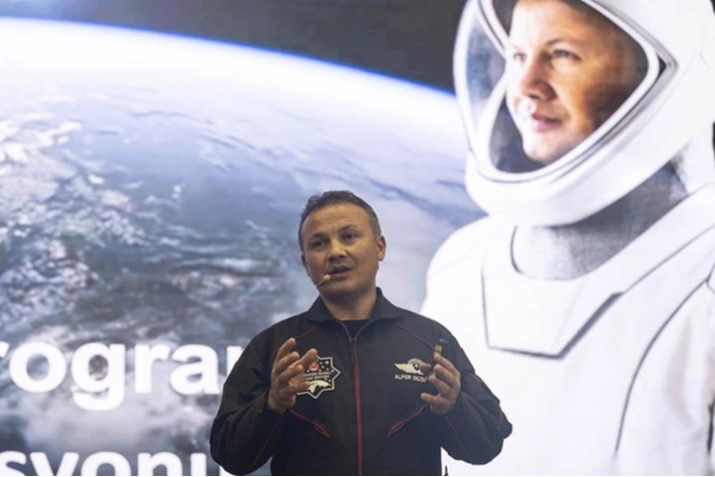 Türkiye'nin ilk astronotu Gezeravcı: Uzayda hak ettiğimizi alacağız haberinin görseli