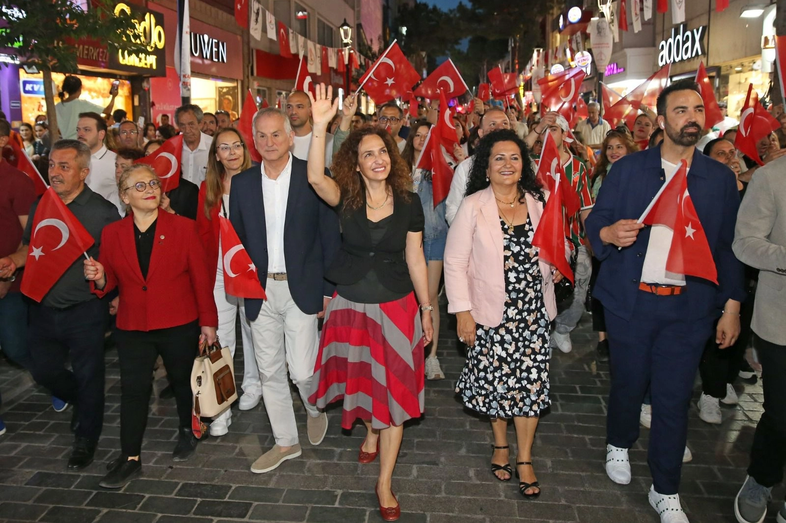 Karşıyaka’da 19 Mayıs’a muhteşem kutlama!