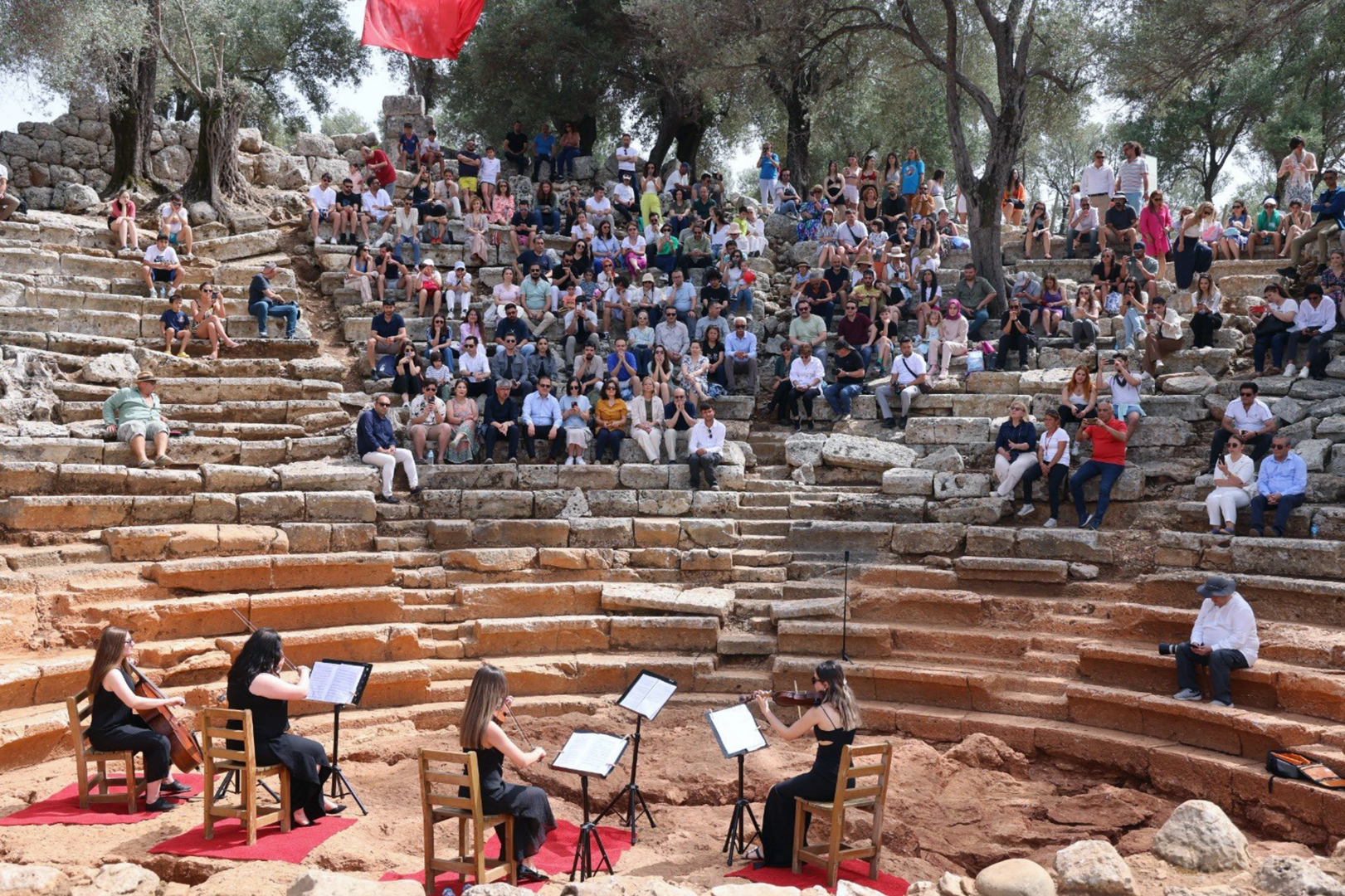 Müzeler Gününde Sedir Adası'nda klasik müzik keyfi