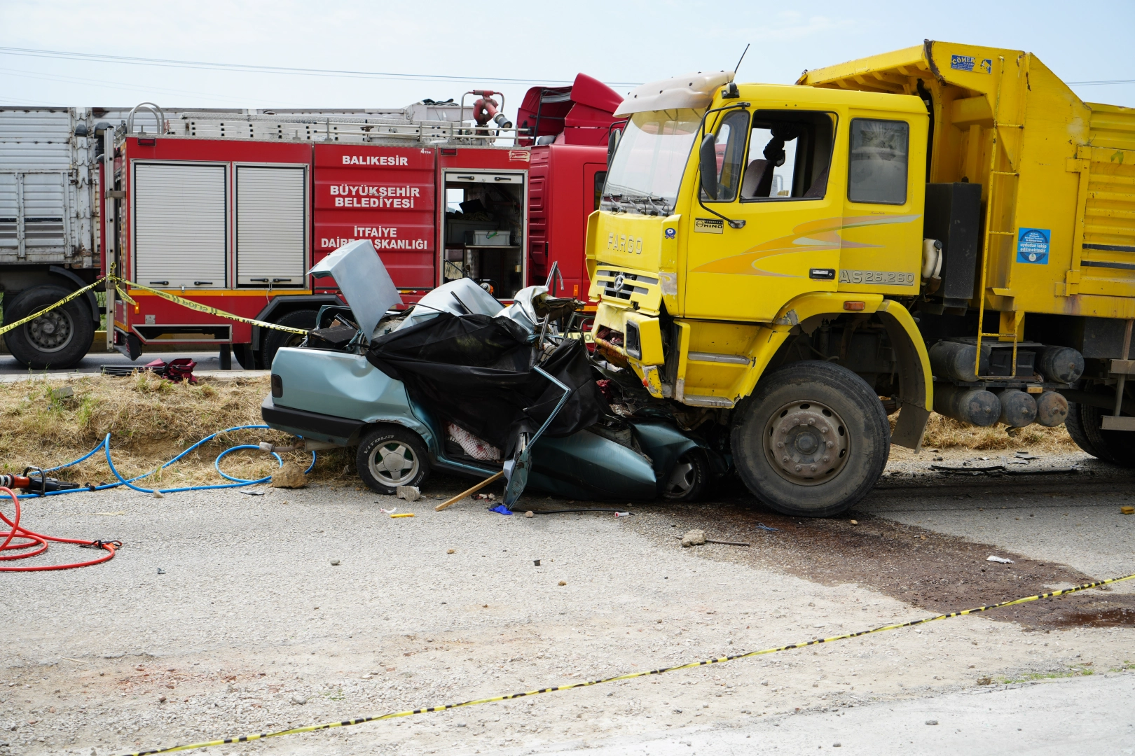 Balıkesir- İzmir yolunda feci kaza: Ölü ve yaralılar var haberinin görseli