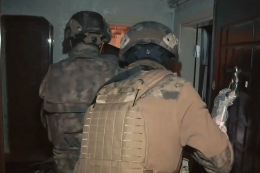 Göçmen kaçakçılarına Kalkan-22 darbesi: 40 kişi yakalandı