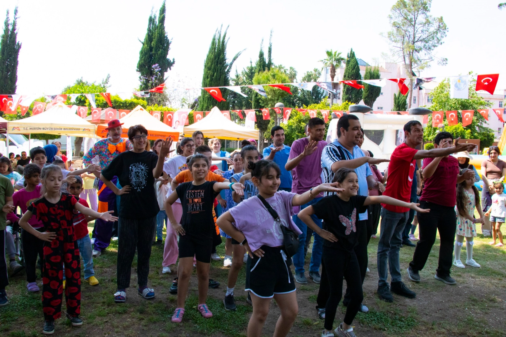 Mersin'de zel gereksinimli çocuklar doğayla buluştu