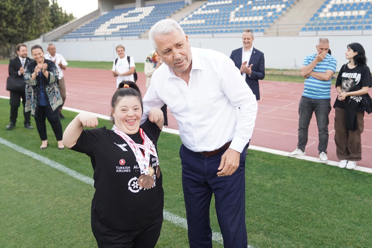 Down sendromlu Selin’in sevinci kalpleri ısıttı haberinin görseli