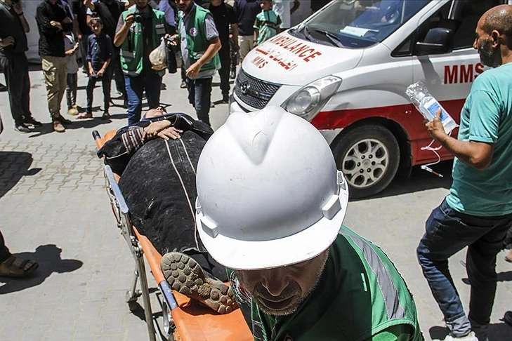 Gazze'nin kuzeyindeki hizmet veren son hastane boşaltılıyor haberinin görseli