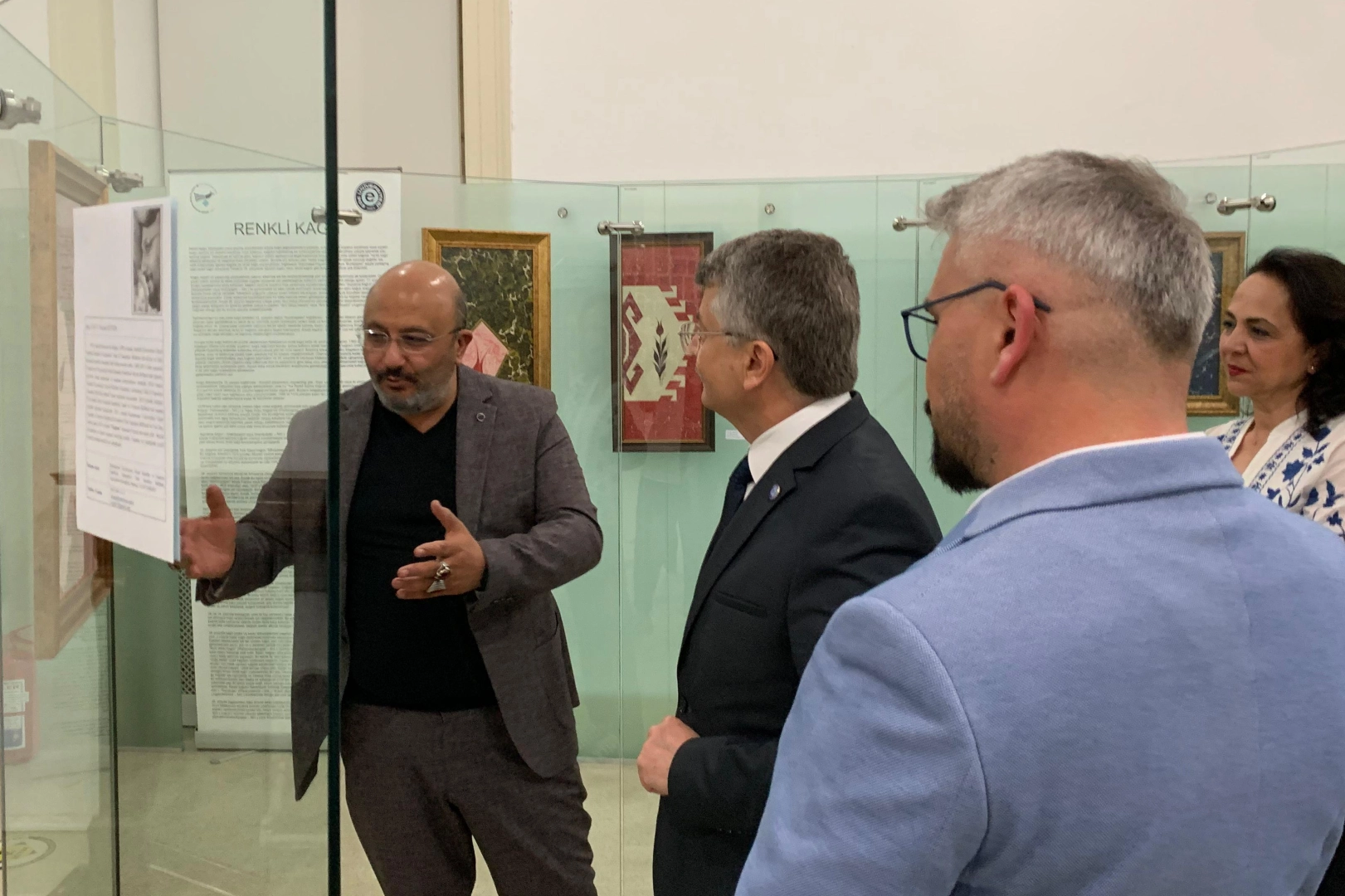 “Geleneksel Türk Sanatları Çalıştayı ve Sergisi” sanatseverlerle buluştu haberinin görseli