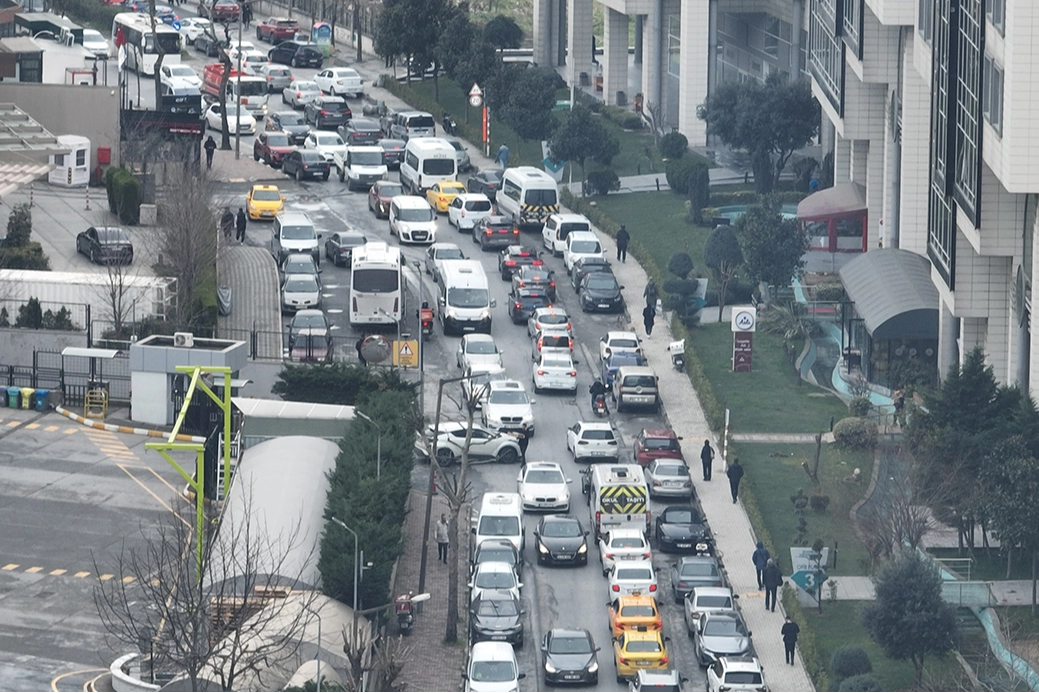 İstanbul'da araç trafiği dikkat çekti: Toplam kayıtlı taşıt sayısı 5 milyon 561 bin 214 oldu