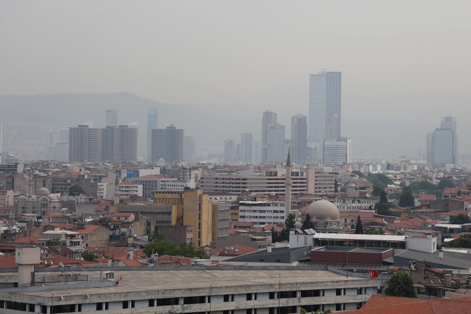 İzmirliler dikkat: Bu hava sağlığınızdan edebilir haberinin görseli