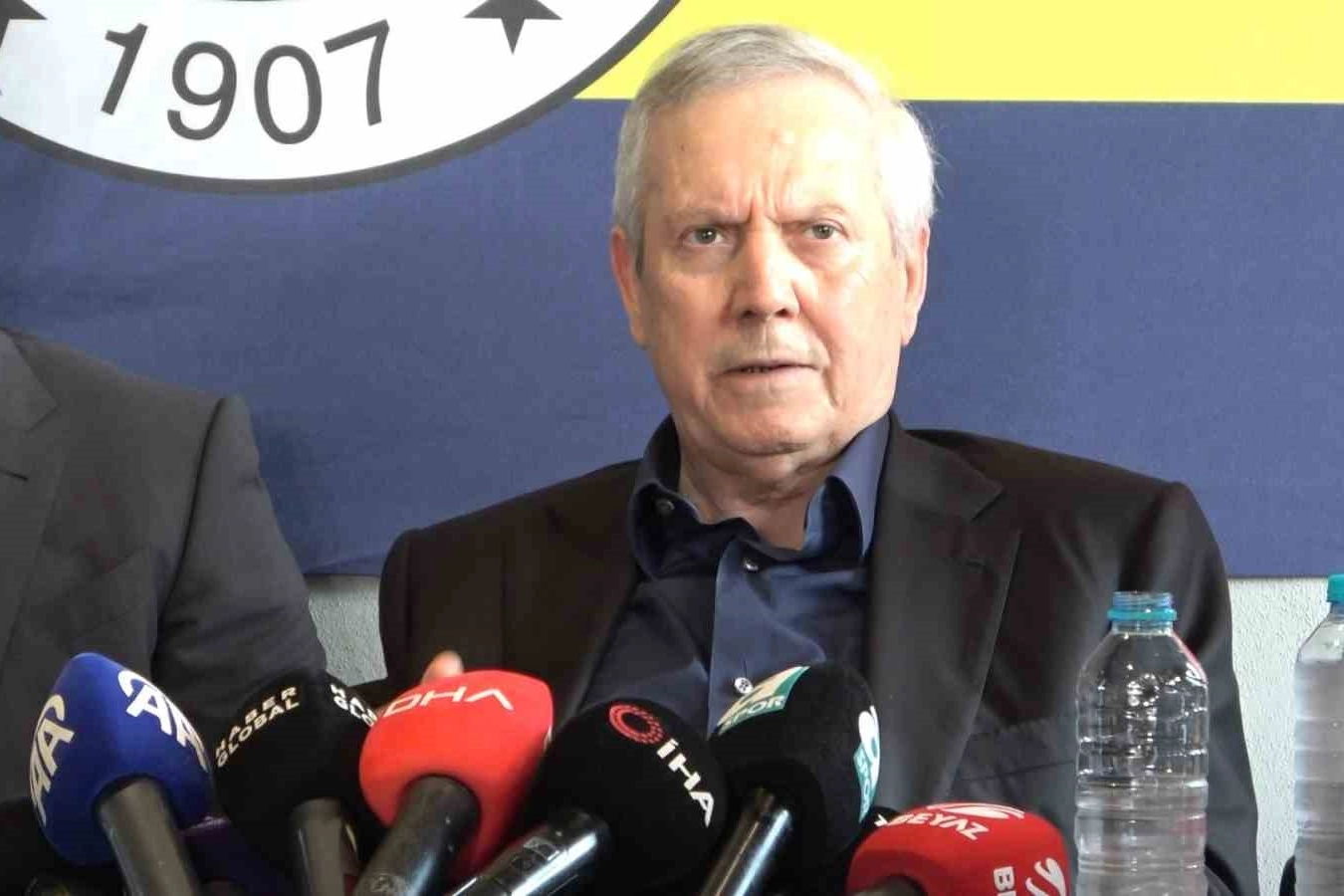 Aziz Yıldırım: Mourinho 7 milyon Euro’ya gelecekse çekilelim haberinin görseli