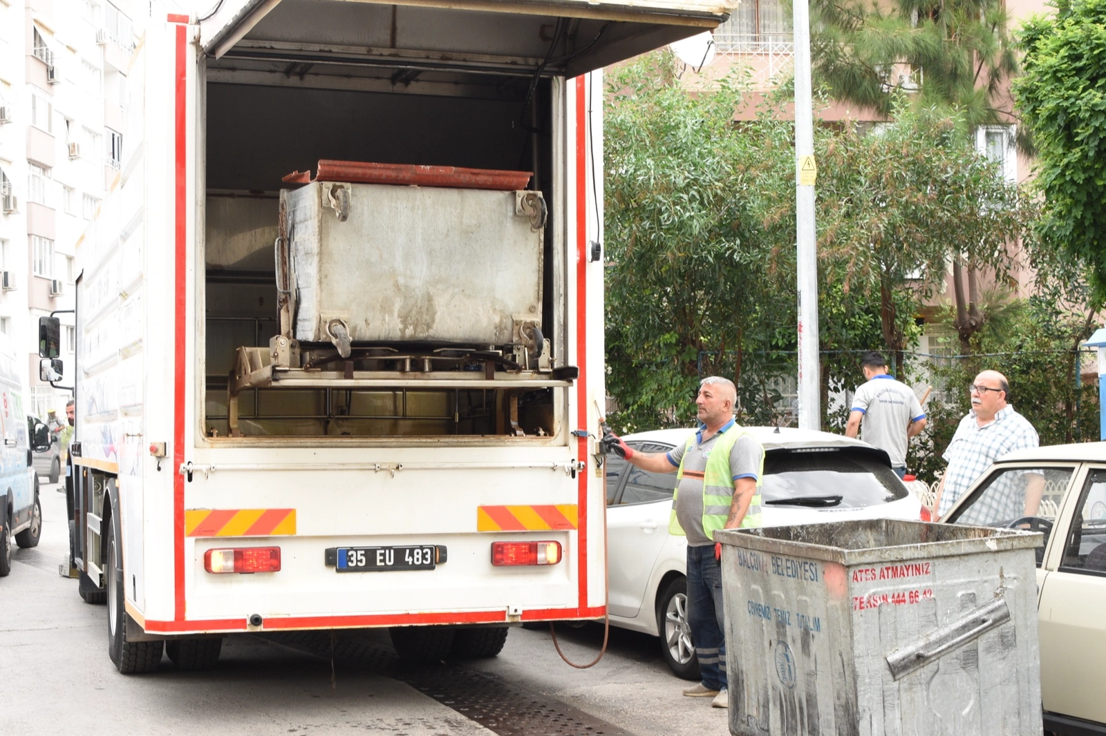 Balçova’da temizlik seferberliği