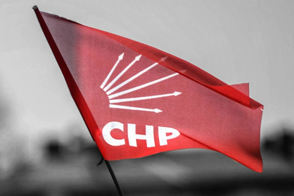 CHP İzmir İl Başkan Yardımcısı istifa etti