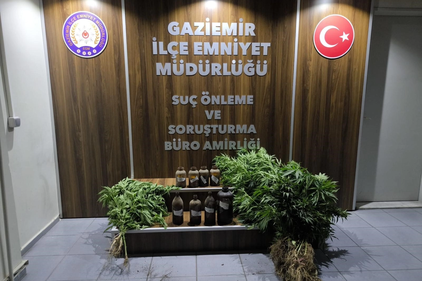 İzmir haber: Zehir tacirine Gaziemir'de baskın