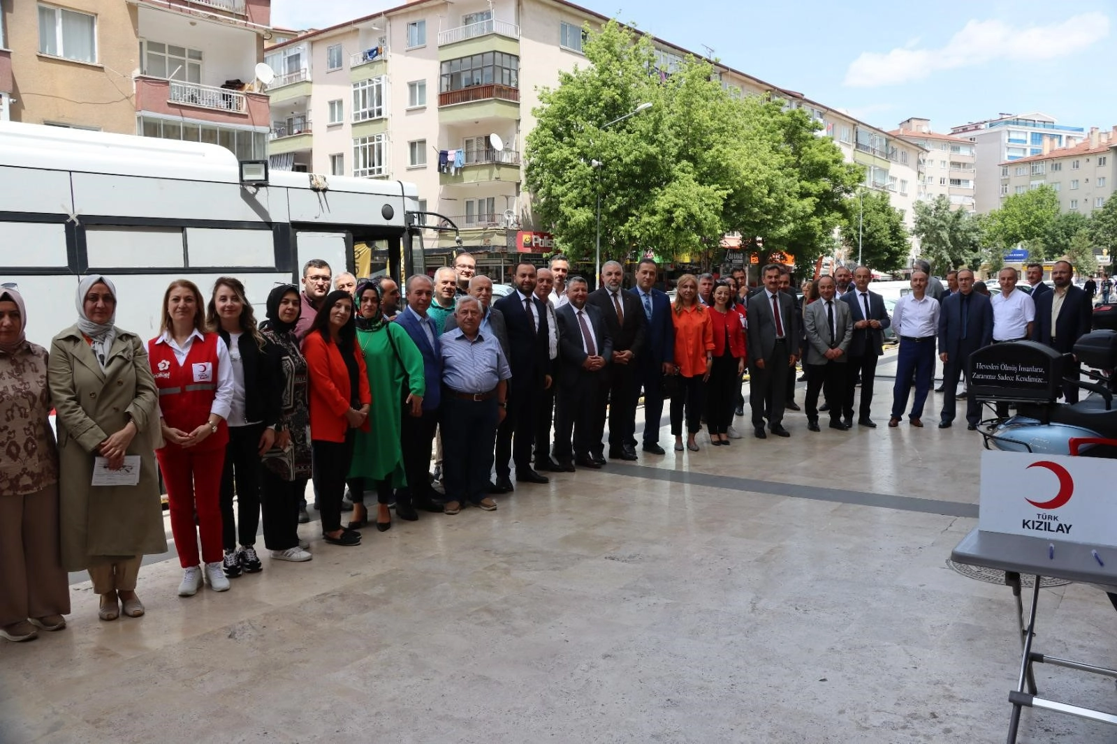 Kan bağışı etkinliğine yoğun ilgi