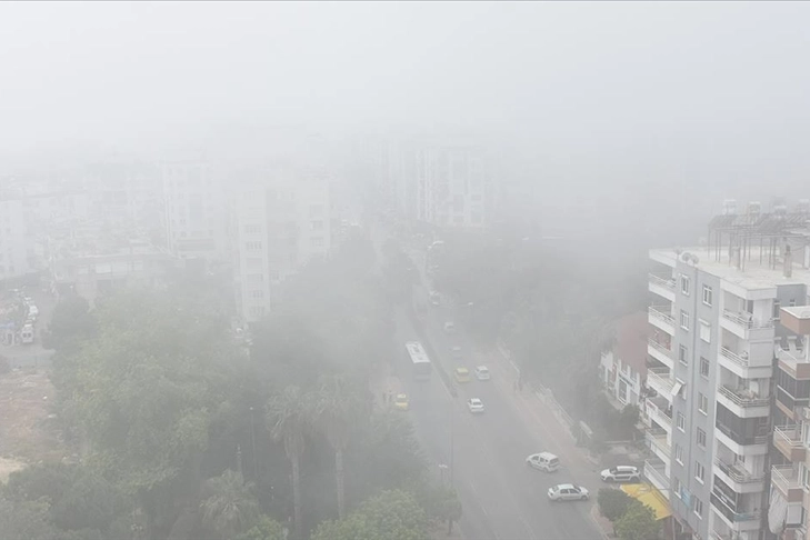 Antalya'da sis ve toz taşınımı etkili oluyor