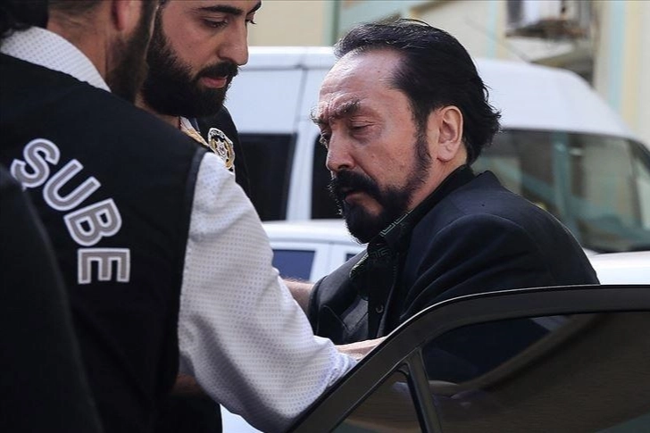 Adnan Oktar davasına devam edildi: Oktar’ın Tutukluluk hali devam edecek haberinin görseli