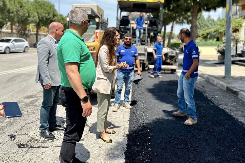 Çeşme belediyesi yol bakım ve onarım çalışmalarında hız kesmiyor