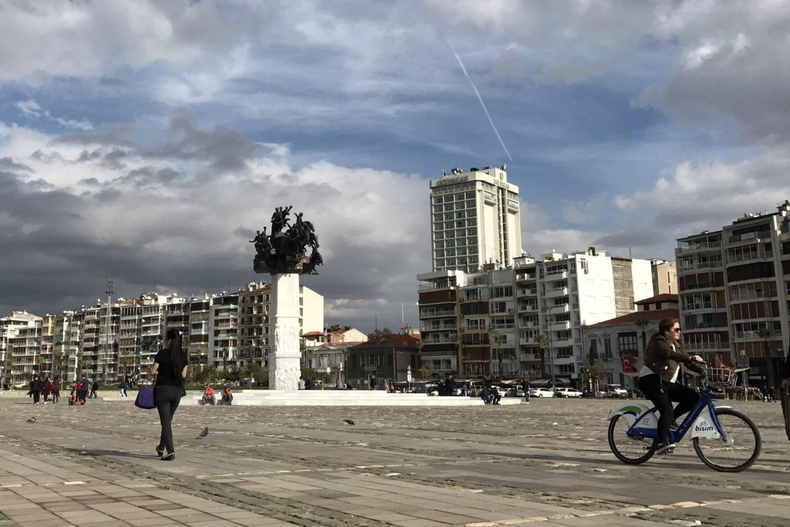 İzmir’e hafta boyu bulutlu bir hava hakim olacak