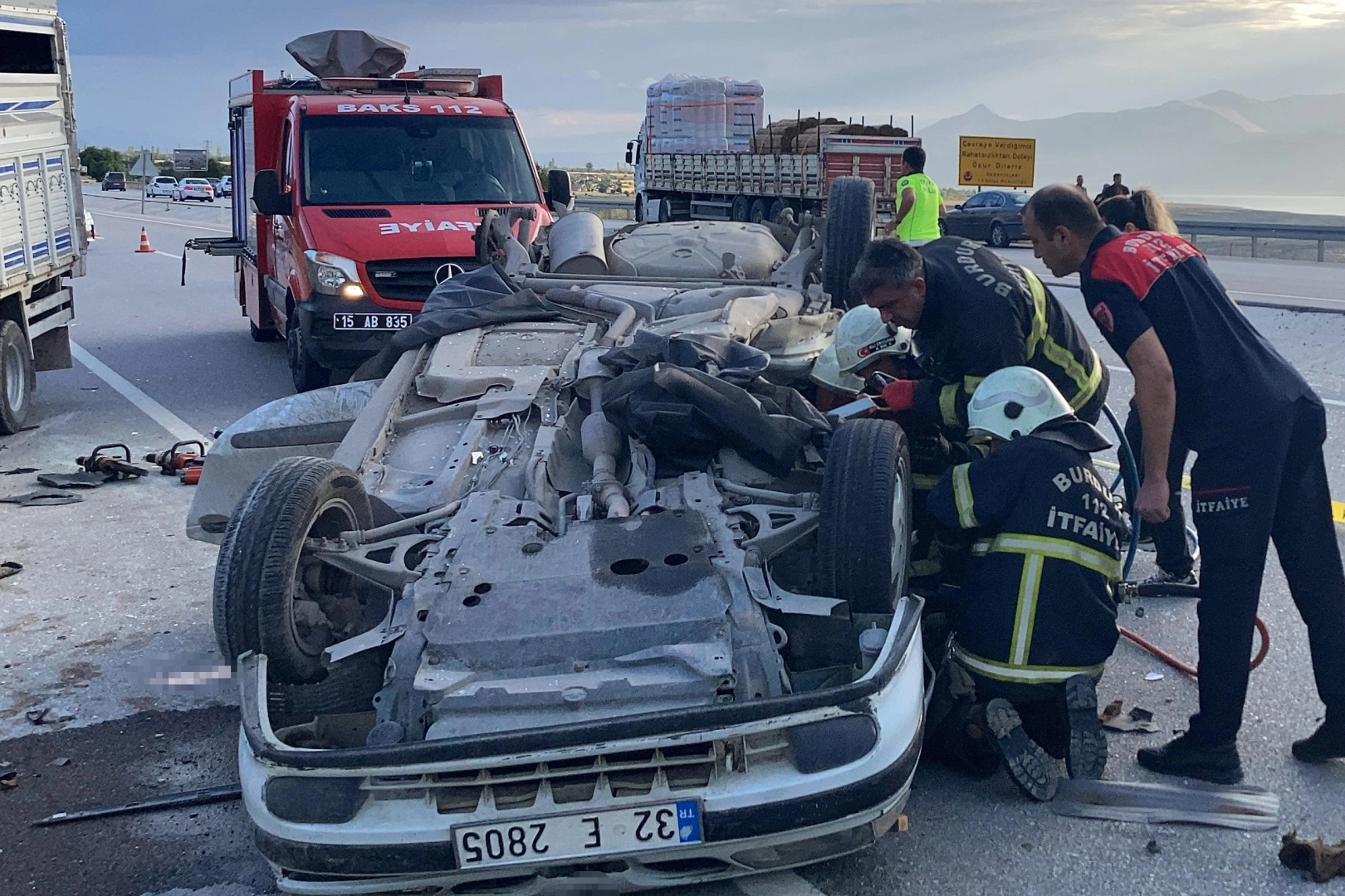 Burdur'da feci kaza: 3 ölü, 2 yaralı haberinin görseli
