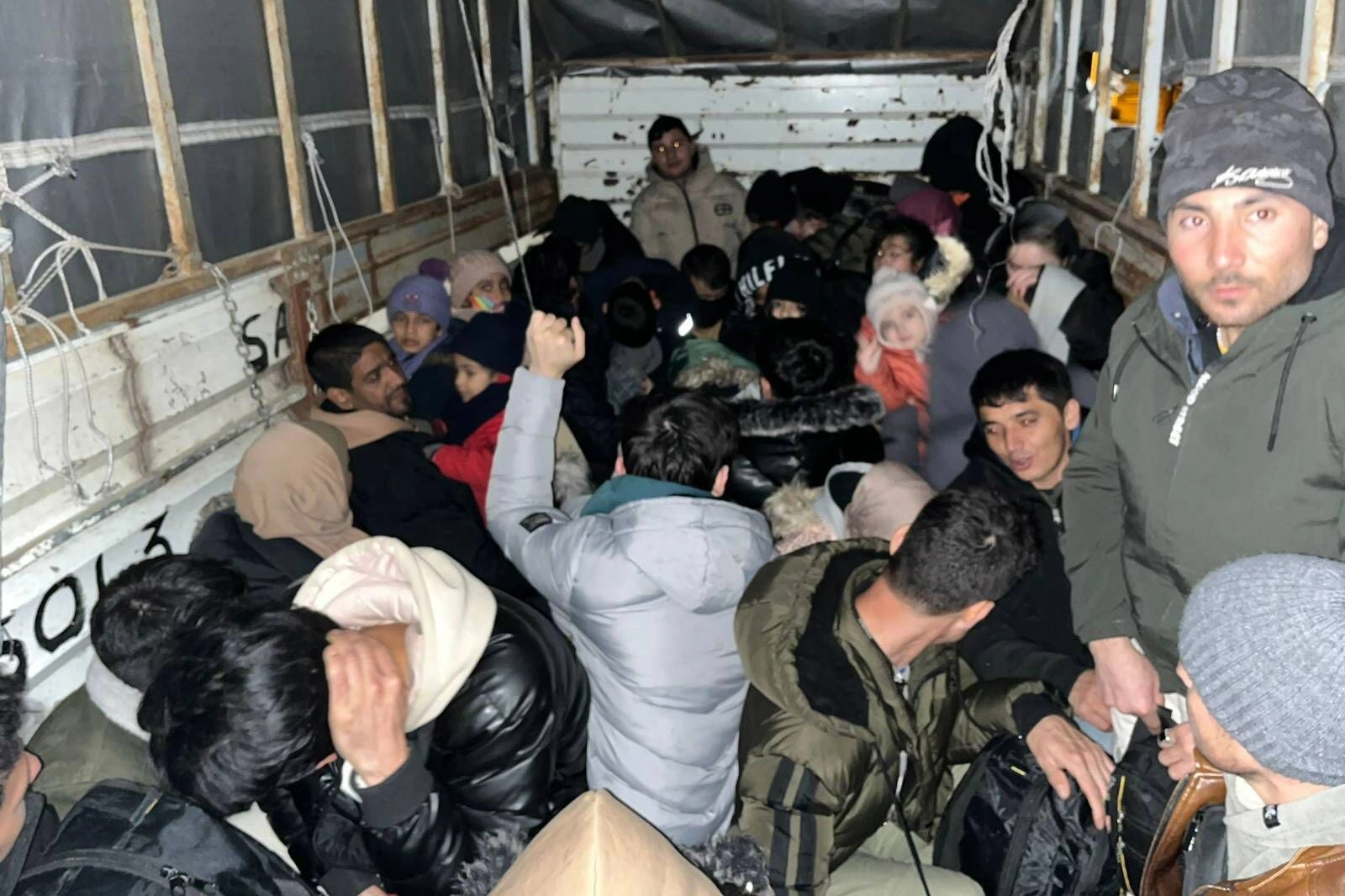 Çanakkale’de kaçak göçmenlere dev operasyon! haberinin görseli