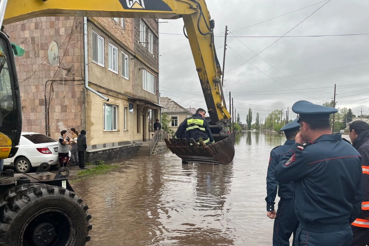 Ermenistan'da sel felaketi! haberinin görseli