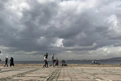 İzmir’de sıcaklıklar artıyor… İzmir’de hava nasıl olacak? İşte Meteoroloji’nin 27 Mayıs Pazartesi hava durumu tahmin haberinin görseli