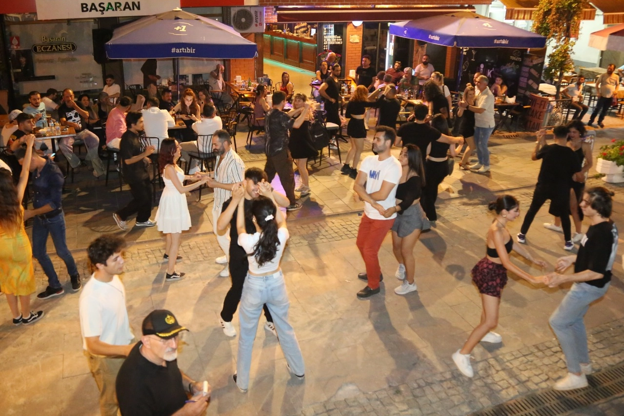 Efes Selçuk dans ile güzelleşti