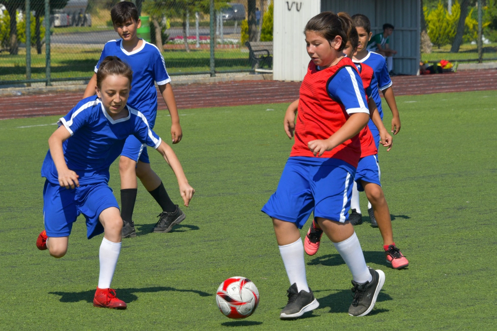 Aliağa Belediyesi yaz spor okulları için kayıtlar başlıyor haberinin görseli