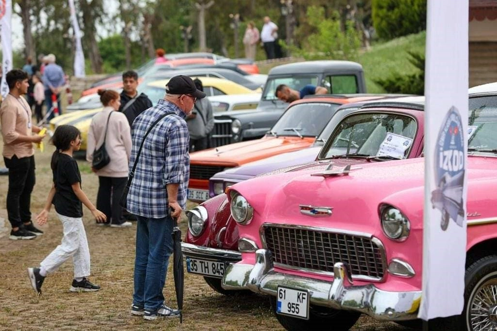 Urla'da 12. Klasik Otomobil Şöleni