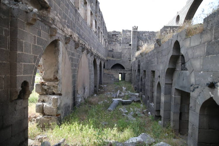 Diyarbakır'daki Surp Sarkis Ermeni Kilisesi'nin restorasyonu başlıyor