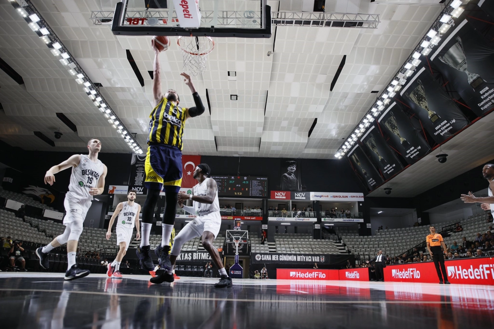 Fenerbahçe finale yükseldi! Anadolu Efes’in rakibi Fenerbahçe oldu! haberinin görseli