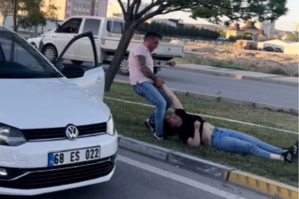 Aksaray'da dehşet: Ağlayan kadını sürükleye sürükleye araca götürdü haberinin görseli