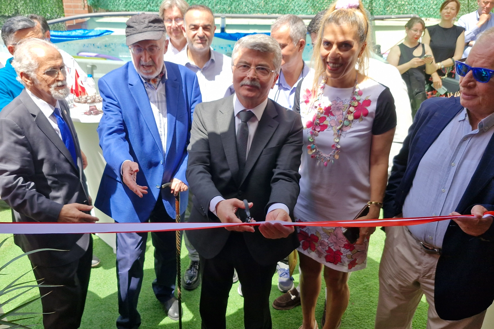 Dr. Oğuzhan Kavaklı’dan İzmir’e anaokulu kütüphanesi haberinin görseli