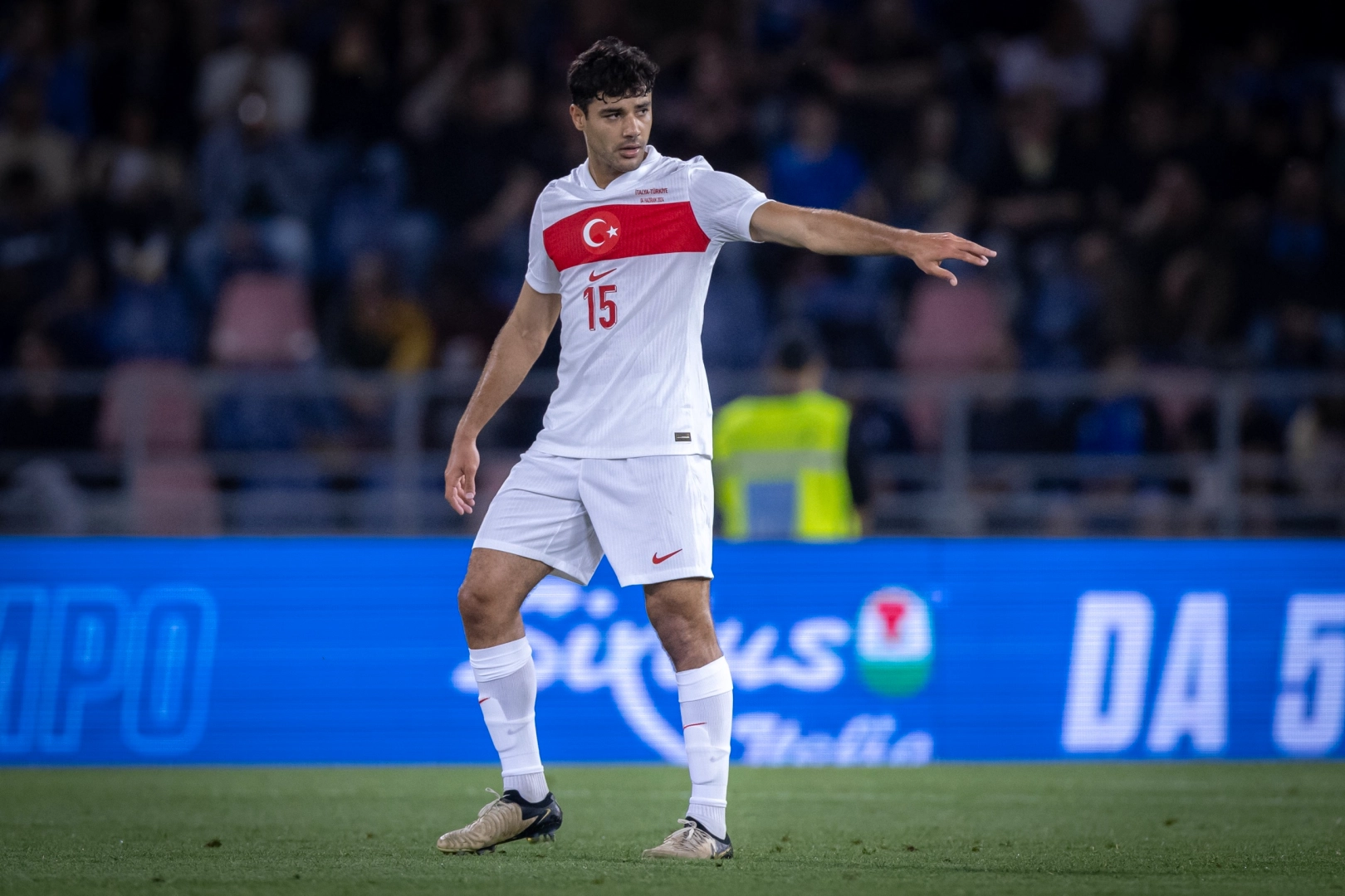 Ozan Kabak’tan kötü haber: EURO 2024'te oynayamayacak!