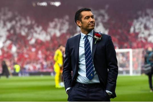 Van Bronckhorst: Beşiktaş'a geliyorum haberinin görseli