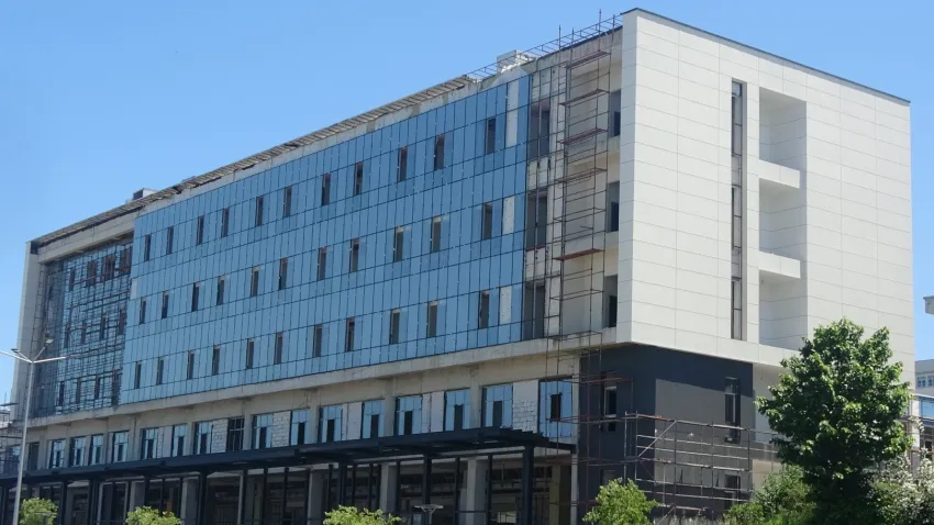 Hastane inşaatında çalışacak işçi ve usta bulunamıyor haberinin görseli