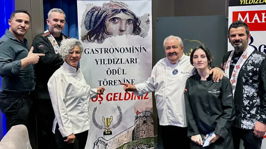 Muğla'da Öğretim Görevlisine ‘Yılın Gastronomi Akademisyen Şefi’ ödülü  haberinin görseli