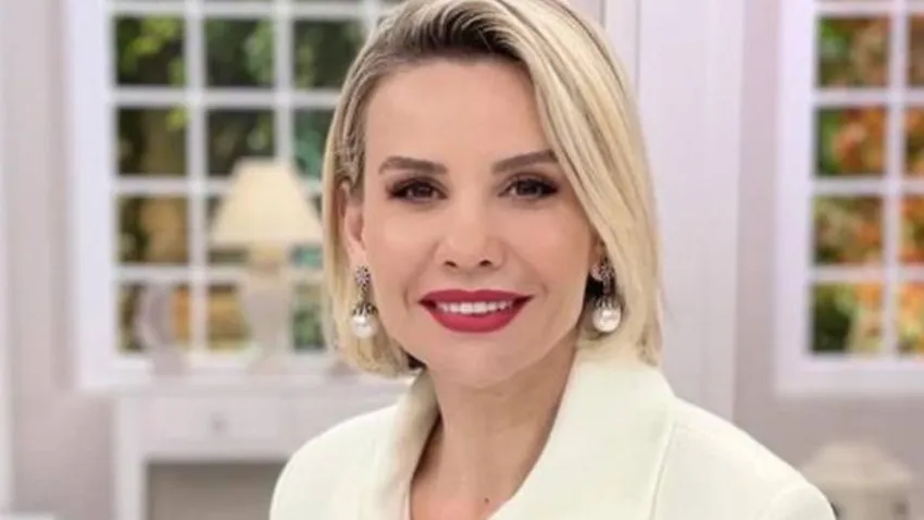 Başarılı sunucu Esra Erol'ün yaşını duyan şaşkınlığını gizleyemiyor... haberinin görseli