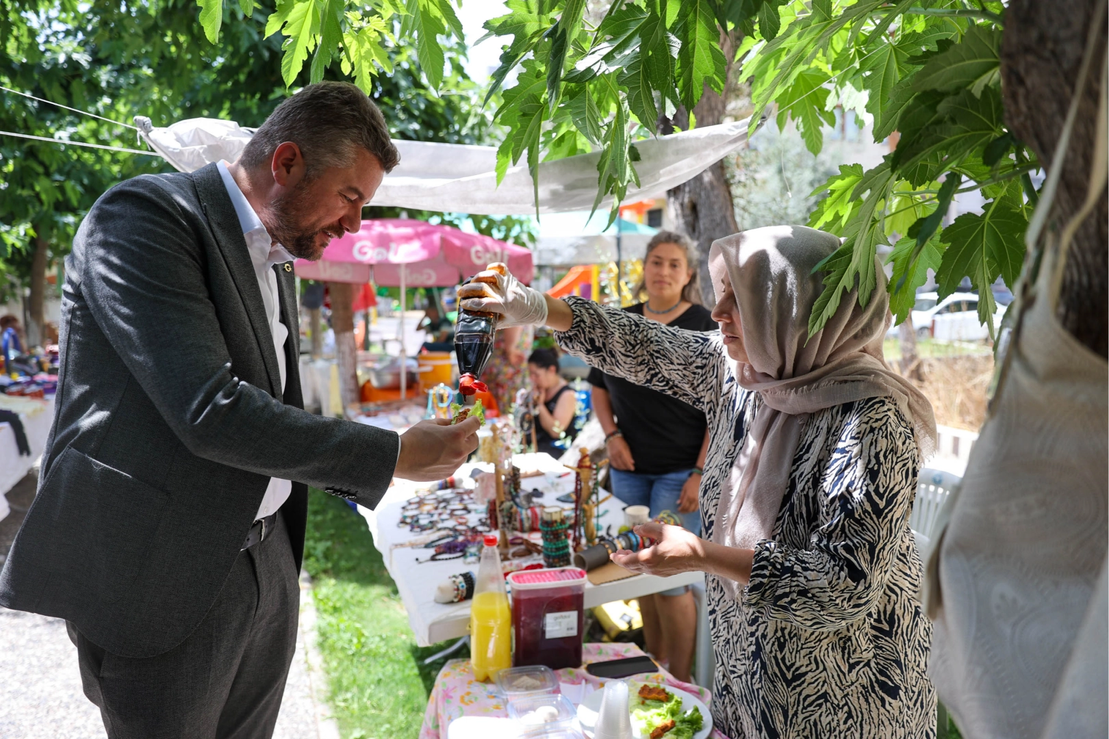 Buca’da Üretici Kadın Pazarı ilgi görüyor haberinin görseli