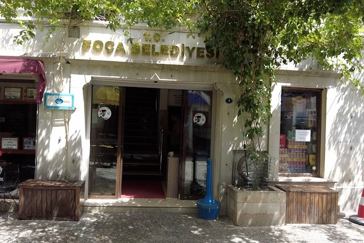 Foça Belediyesi'ne haciz geldi!