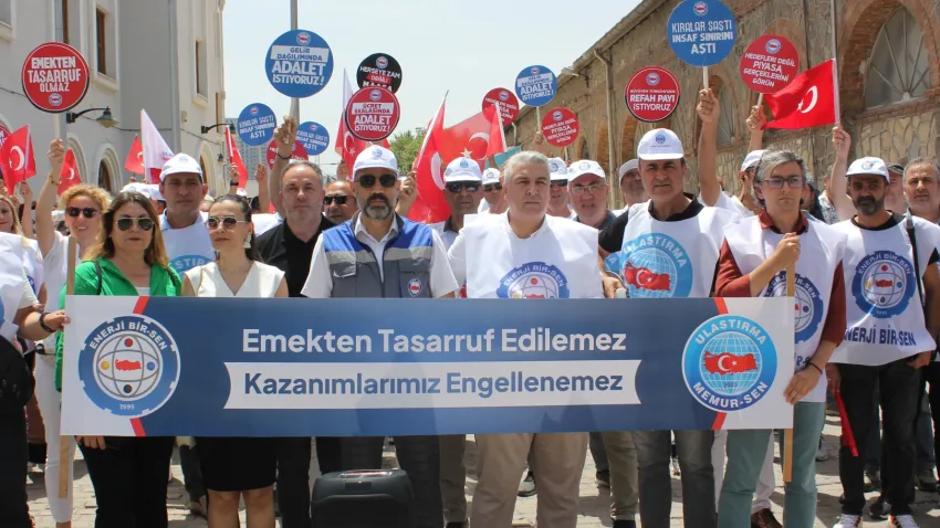 Tasarruf tedbirleri kapsamında haklarının elinden aldığını iddia eden memurlar seslerini yükseltti haberinin görseli